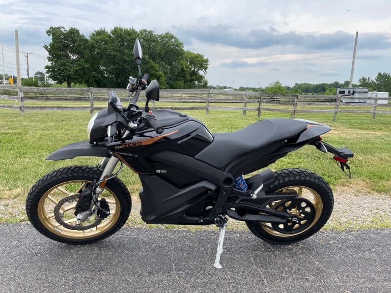 Marketplace Electric Cycle Rider