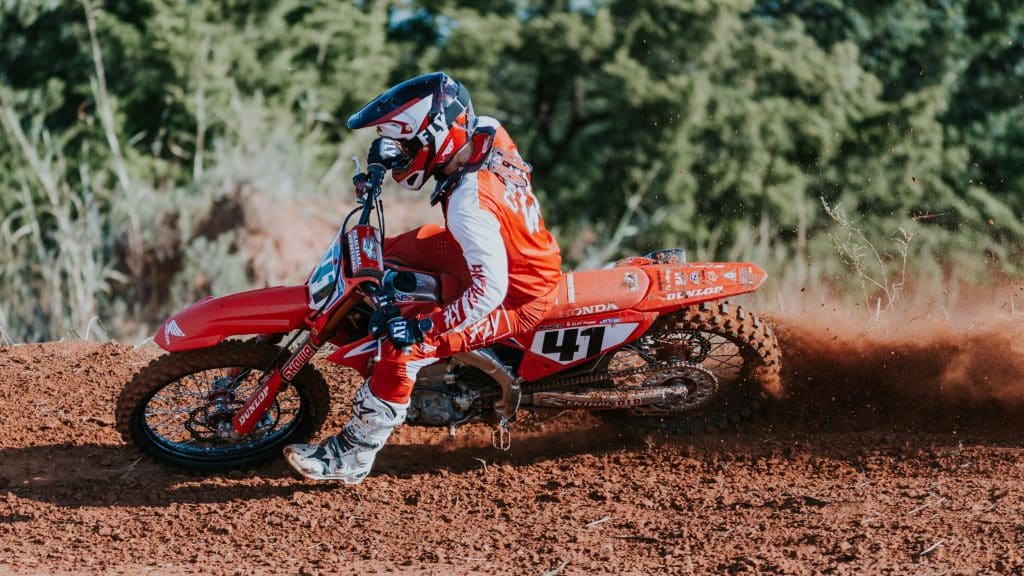 Honda Enters Electric Dirt Bike in a Motocross Race