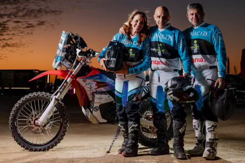 2026 Dakar Mission 1000 Arctic Leopard Galicia team portrait.