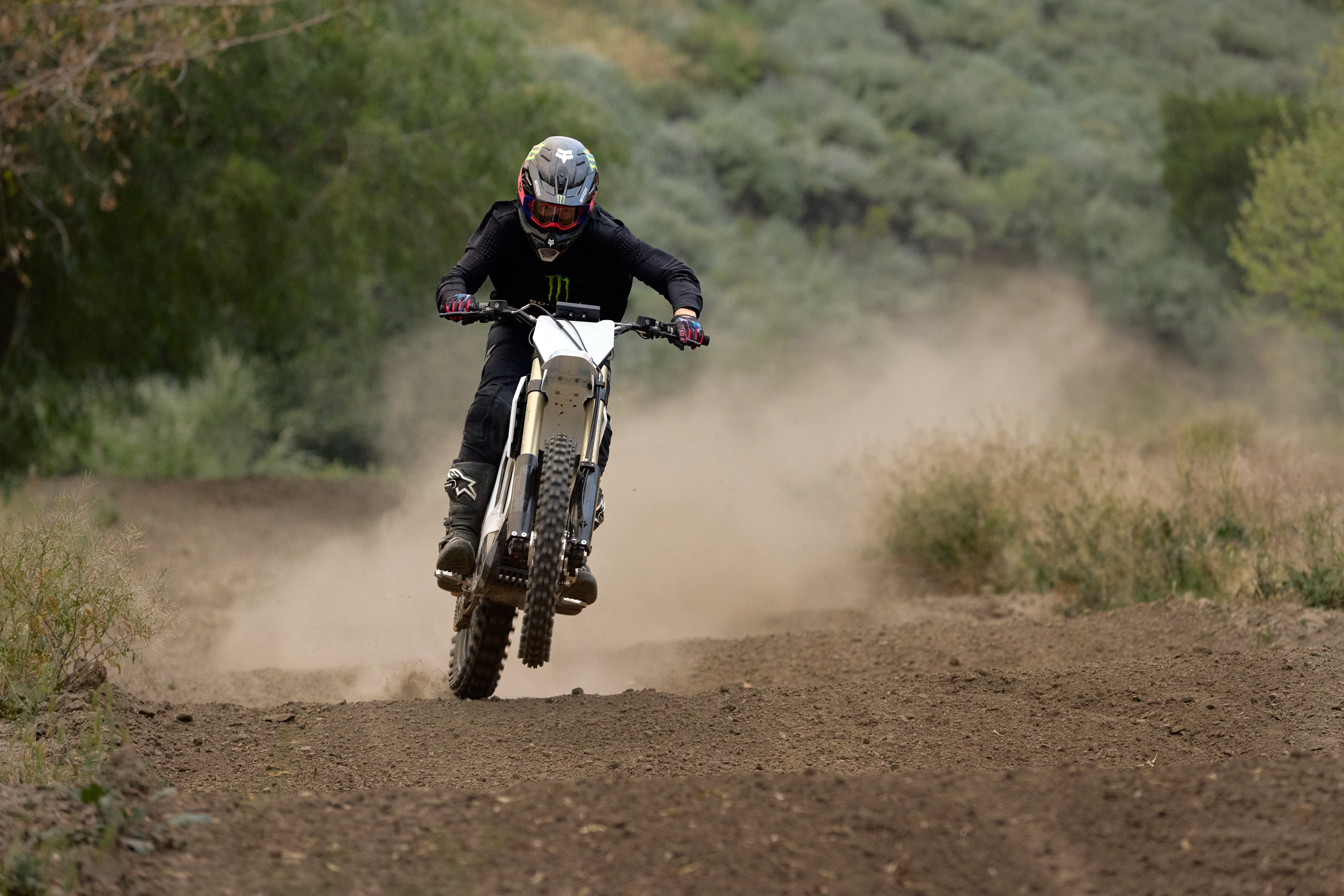 Bonnell 805 RX Final specs in action over a set of dirt whoops.