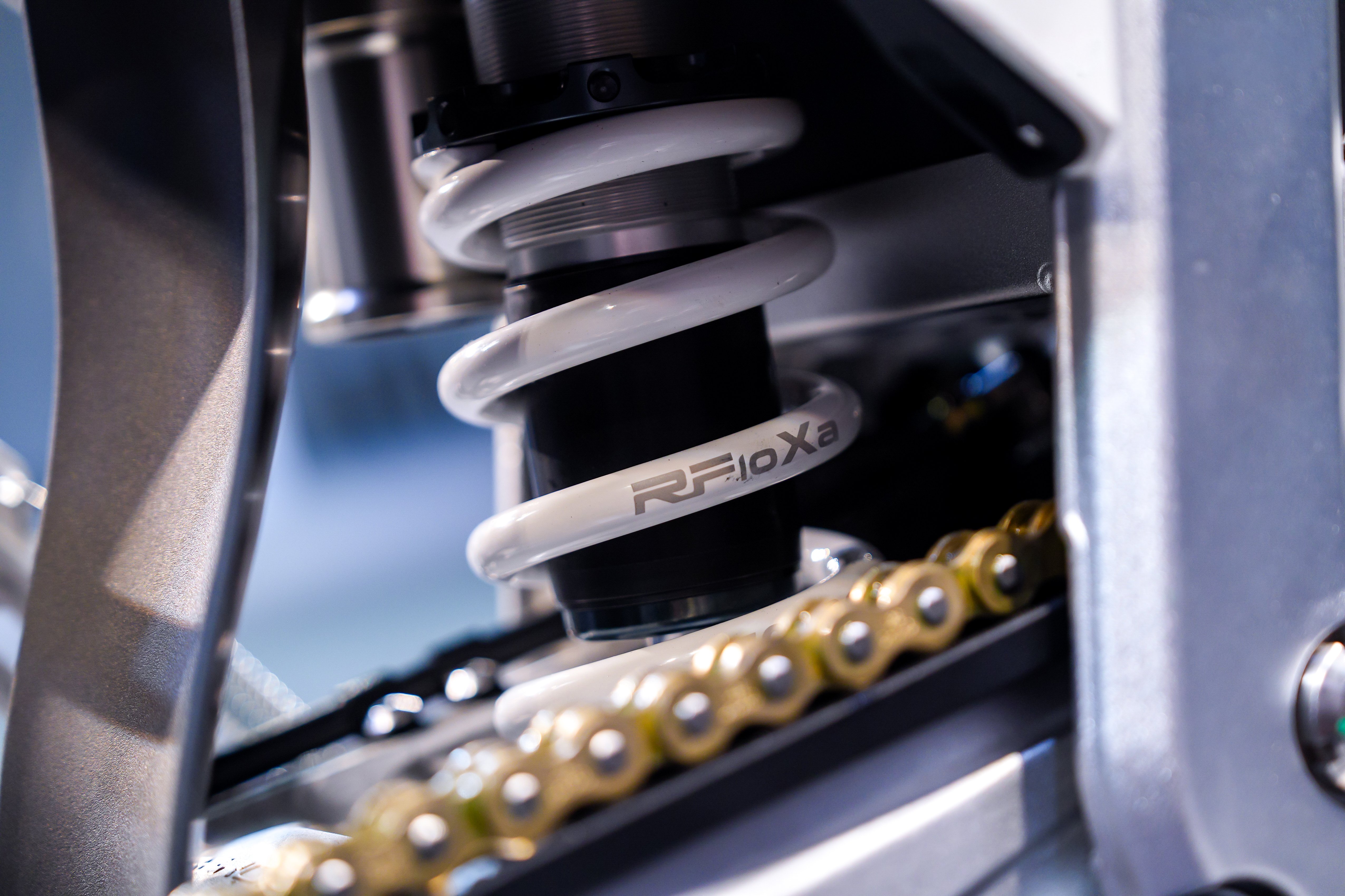 Detail of the rfloxa shock found on the Rerode RX electric dirt bike.